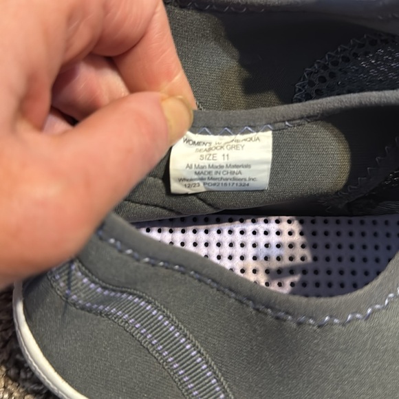 5/$25 Women’s sz 11 Water Shoes - Picture 5 of 6